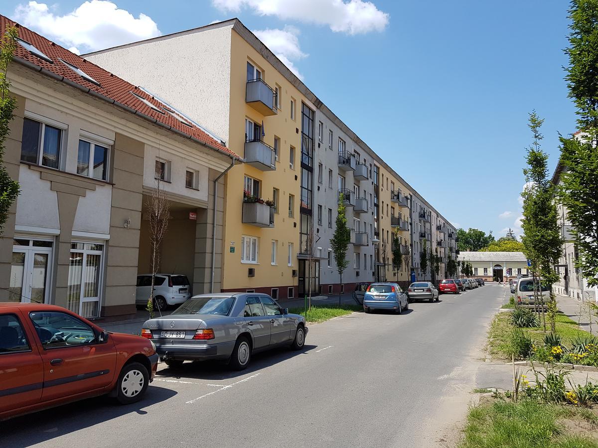 Mox Downtown Apartman Ντέμπρετσεν Εξωτερικό φωτογραφία